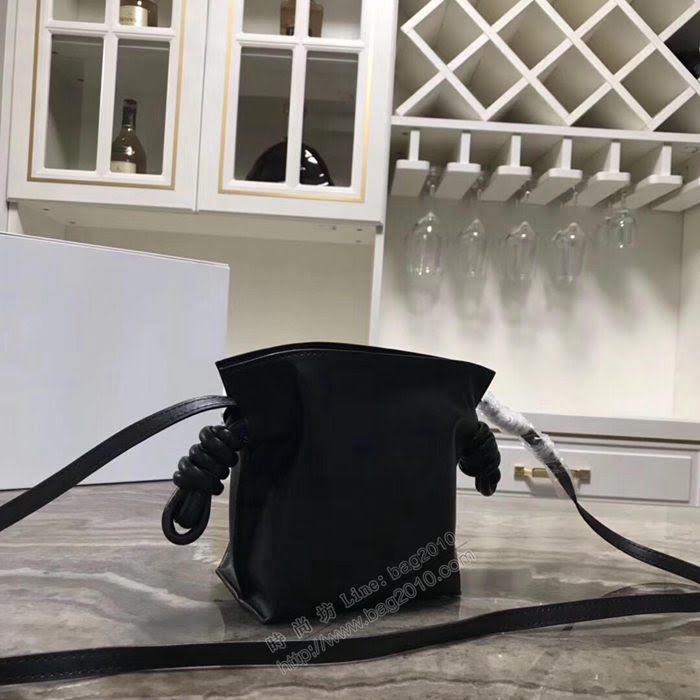 LOEWE女包 綿羊皮 Mini福袋 261843 羅意威女斜挎包  sl2078